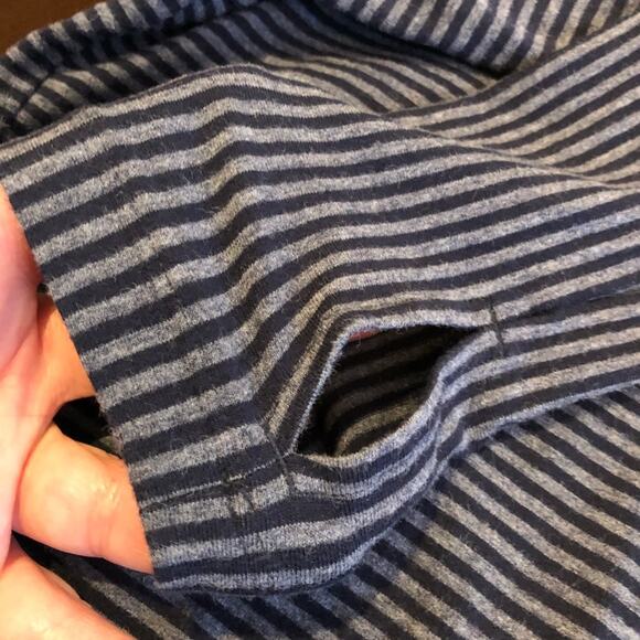 Cabi Wonder Tee navy gray striped long sleeve knit top size Medium #3808 - Picture 8 of 13